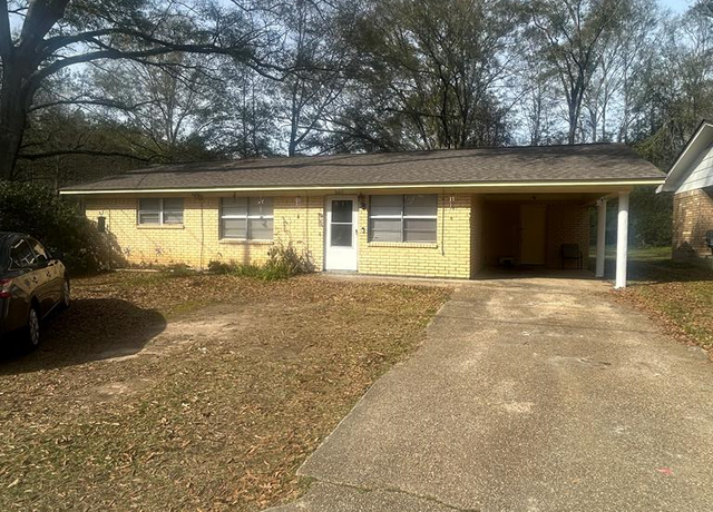 Property at 360 Price St, Magnolia, MS 39652, 3 beds, 2 baths
