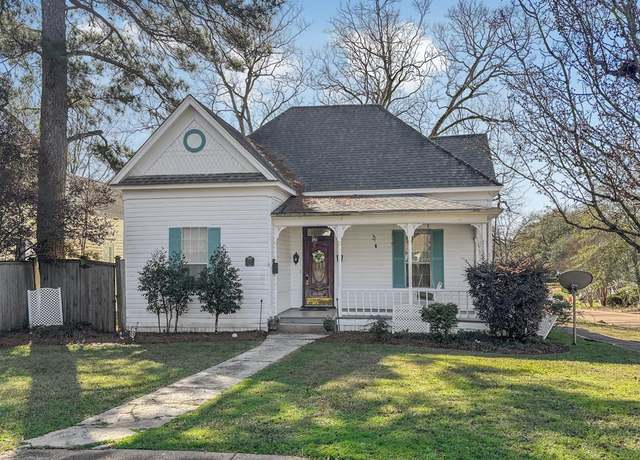 Property at 629 Virginia Ave, Mccomb, MS 39648, 3 beds, 2 baths
