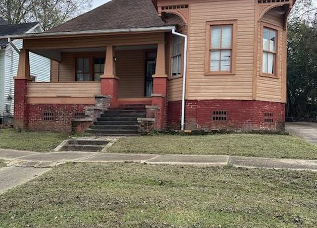 Property at 321 W New York Ave, Mccomb, MS 39648, 2 beds, 2 baths