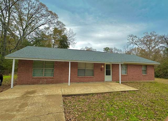 Property at 612 25th St, Mccomb, MS 39648, 4 beds, 2 baths
