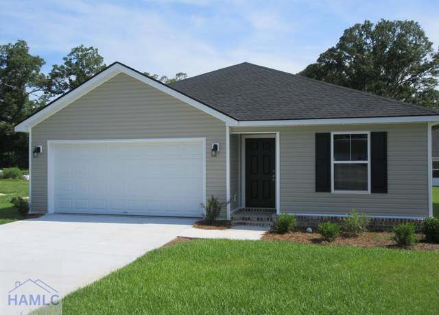 Property at 402 W Mann St, Glennville, GA 30427, 3 beds, 2 baths