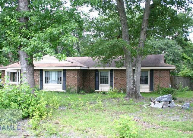 Property at 604 Caroline St, Hinesville, GA 31313, 5 beds, 2 baths