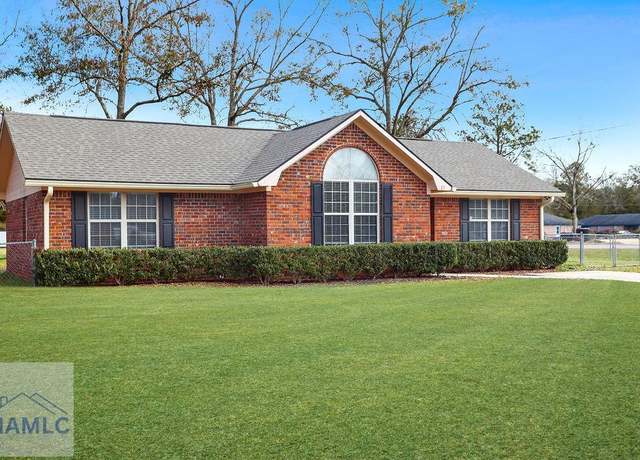 Property at 17 Kevin Rd, Hinesville, GA 31313, 3 beds, 2 baths