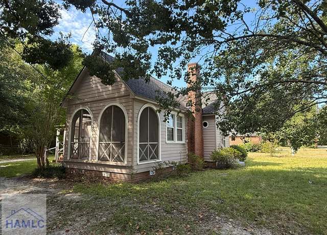 Property at 147 South Elm St, Jesup, GA 31545, 2 beds, 1 bath