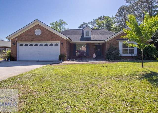 Property at 435 Arlington Dr, Hinesville, GA 31313, 4 beds, 2 baths