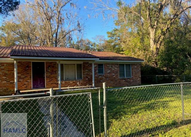 Property at 95 Lincoln St, Ludowici, GA 31533, 4 beds, 2 baths