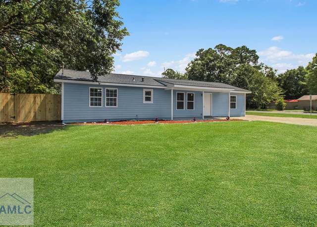 Property at 701 Olive St, Hinesville, GA 31313, 3 beds, 1 bath