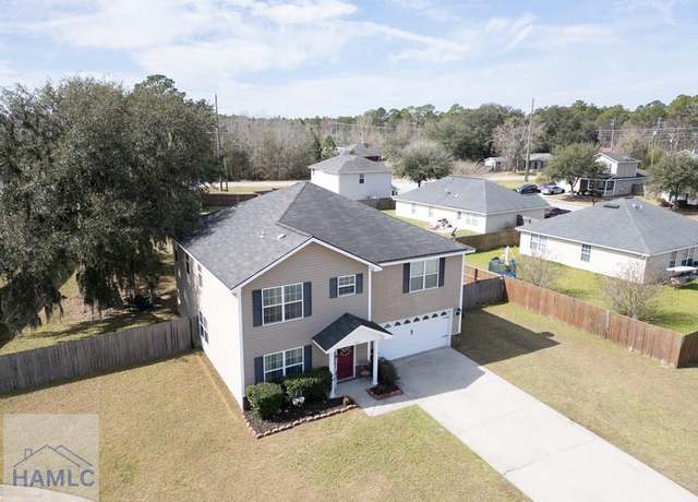 Property at 302 Largo Ct, Hinesville, GA 31313, 5 beds, 3.5 baths
