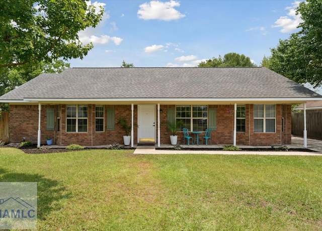 Property at 1105 Apache Aly, Hinesville, GA 31313, 4 beds, 2 baths