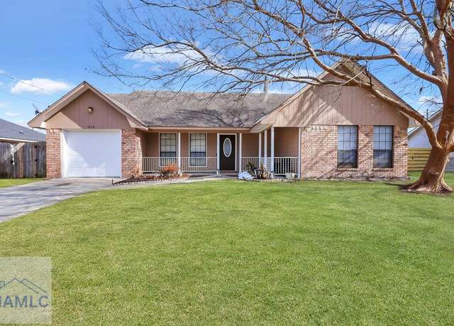 Property at 953 Black Willow Dr, Hinesville, GA 31313, 4 beds, 2 baths