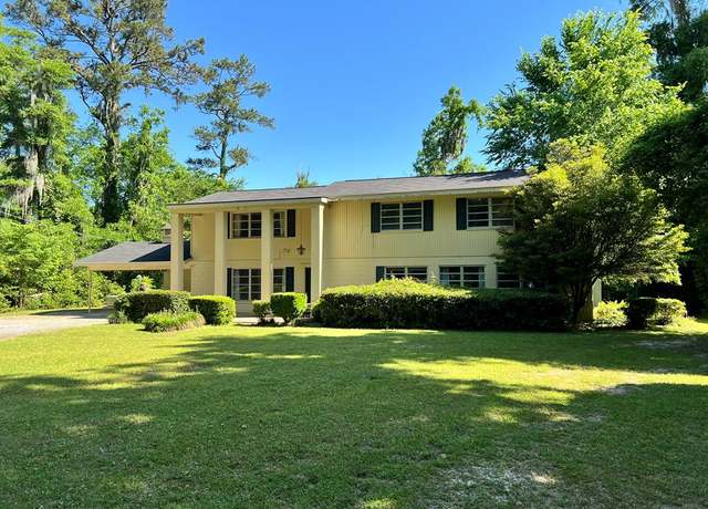 Property at 138 Lakeview Dr, Jesup, GA 31545, 4 beds, 3 baths