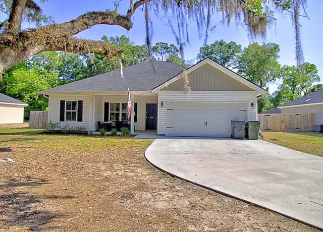 Property at 404 Talmadge Rd, Allenhurst, GA 31301, 4 beds, 2 baths