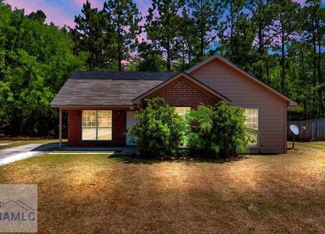 Property at 2521 Cove St, Hinesville, GA 31313, 3 beds, 2 baths
