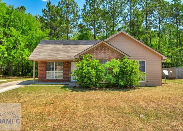 Property at 2521 Cove St, Hinesville, GA 31313, 3 beds, 2 baths