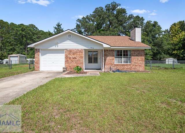 Property at 1215 Knotts Dr, Hinesville, GA 31313, 3 beds, 2 baths