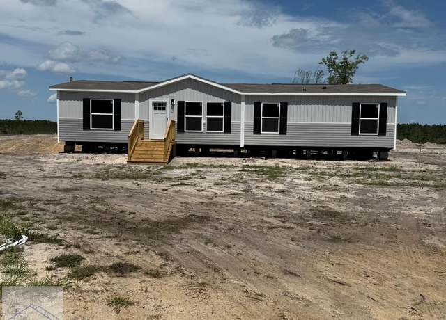 Property at 4717 Smith Ln, Waycross, GA 31503, 2 beds