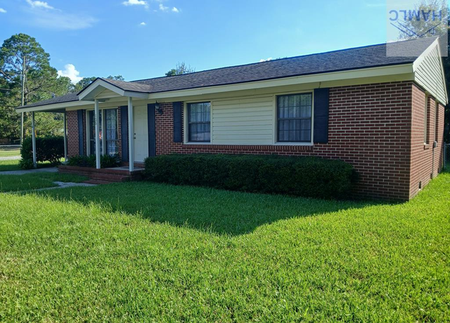 Property at 125 Stafford St, Hinesville, GA 31313, 3 beds, 2 baths