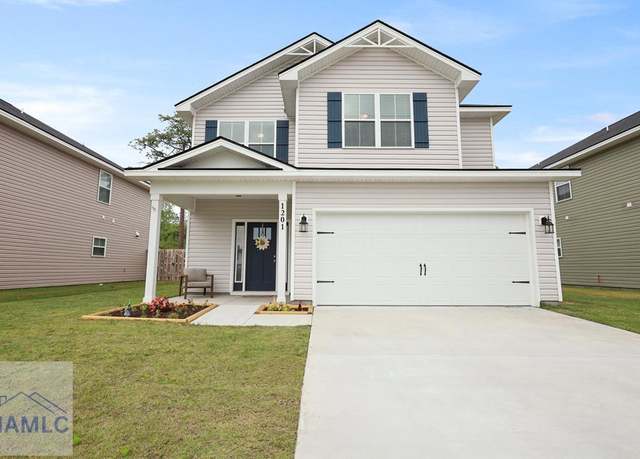 Property at 1201 Grayson Ave, Hinesville, GA 31313, 4 beds, 2.5 baths
