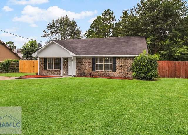 Property at 664 Demere St, Hinesville, GA 31313, 3 beds, 2 baths