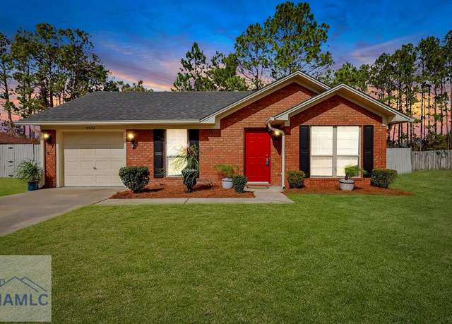 Property at 2206 Driftwood Ln, Hinesville, GA 31313, 3 beds, 2 baths