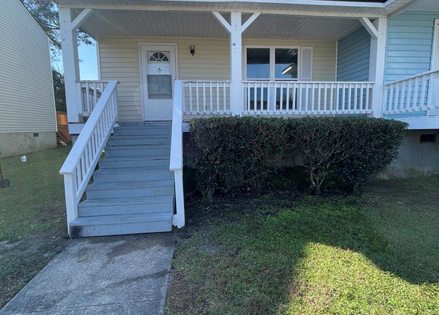 Property at 912 Pineland Ave #31, Hinesville, GA 31313, 3 beds, 2.5 baths