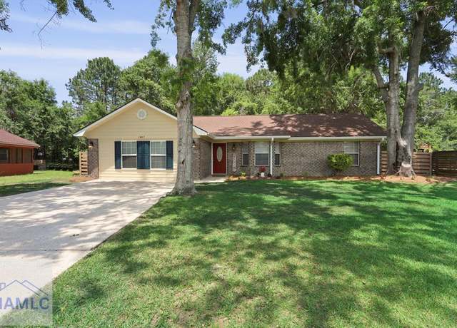 Property at 1407 Desert Storm Dr, Hinesville, GA 31313, 3 beds, 3 baths