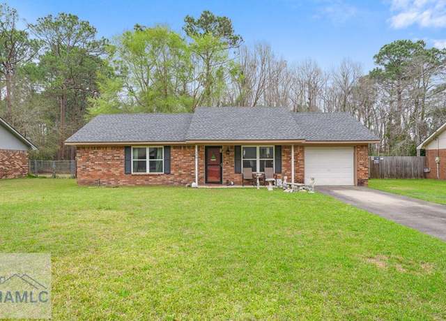 Property at 124 Deann Dr, Hinesville, GA 31313, 3 beds, 2.5 baths