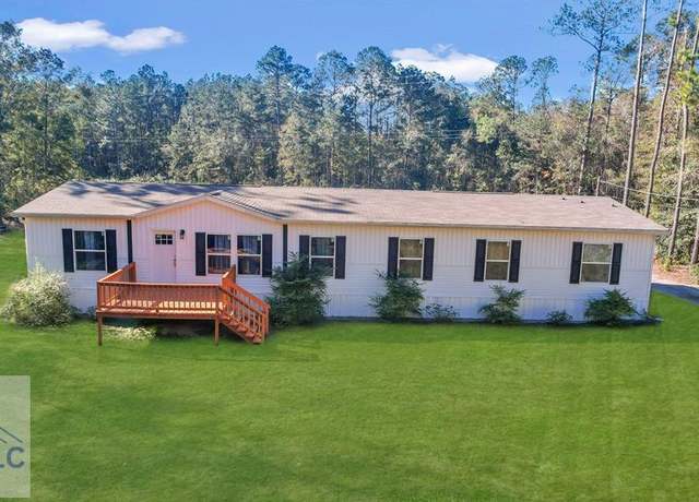 Property at 1226 Buster Phillips Rd SE, Ludowici, GA 31316, 5 beds, 3 baths