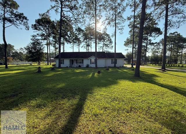 Property at 90 Pleasant Way, Jesup, GA 31545, 3 beds, 2 baths