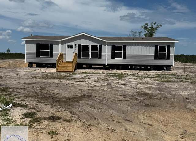 Property at 4717 Smith Ln, Waycross, GA 31503, 4 beds, 2 baths