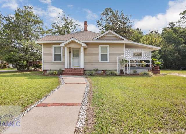 Property at 661 East Plum St, Jesup, GA 31546, 4 beds, 3 baths