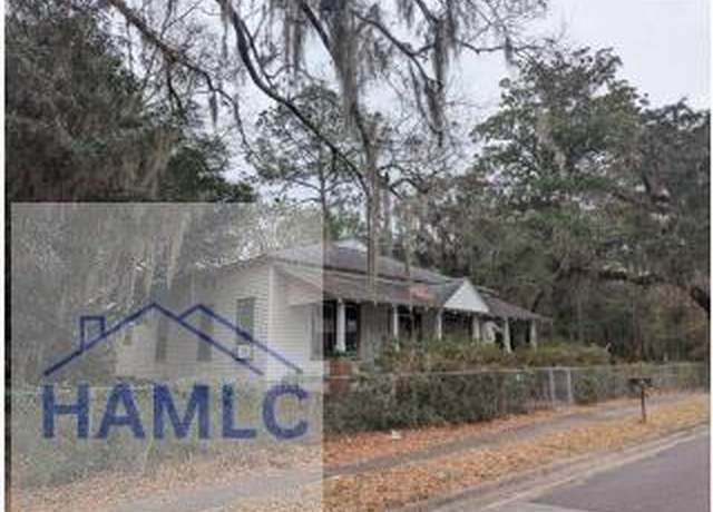 Property at 119 West Court St, Hinesville, GA 31313, 4 beds, 3 baths