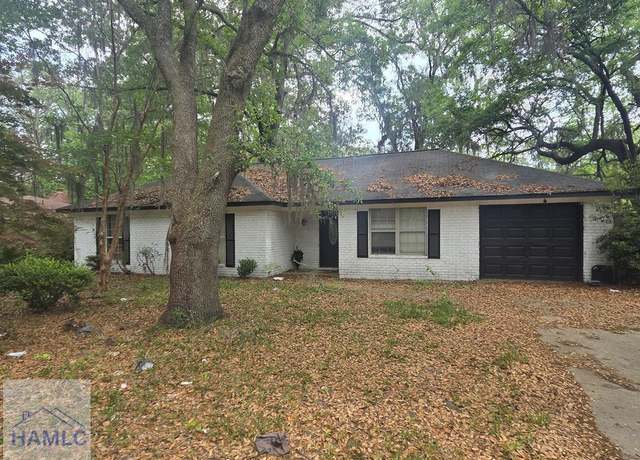 Property at 822 Lakeview Ct, Hinesville, GA 31313, 3 beds, 2 baths