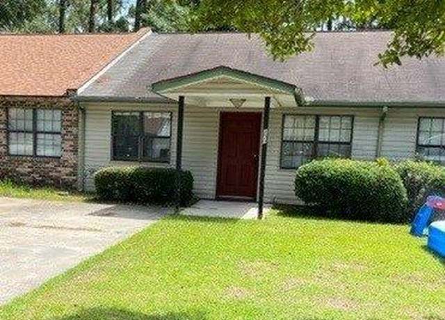 Property at 750 Sharon St, Hinesville, GA 31313, 2 beds, 1 bath