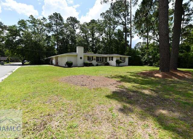 Property at 705 South Elm St, Jesup, GA 31545, 3 beds, 2 baths