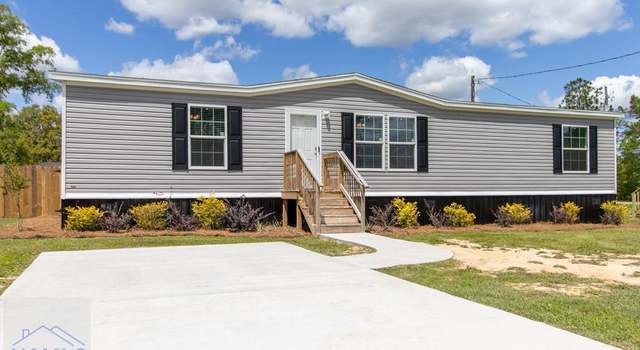 Photo of 210 Gilford St, Jesup, GA 31546