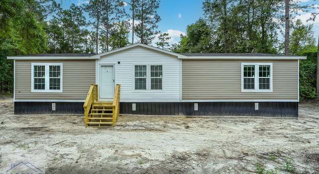 Photo of 492 Riverside Cir, Jesup, GA 31545