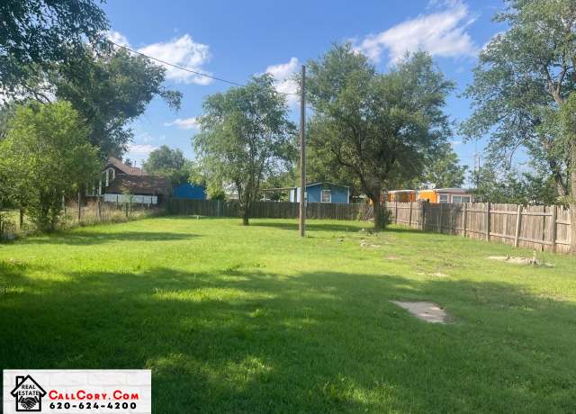 Property at 344 E Oak St, Liberal, KS 67901