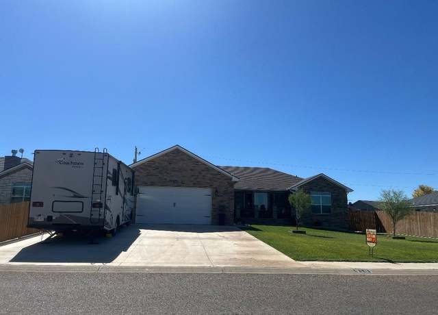 Property at 910 N Holly Dr, Liberal, KS 67901, 5 beds, 3 baths