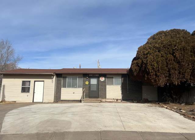 Property at 425 Driftwood Ln, Liberal, KS 67901, 3 beds, 2 baths