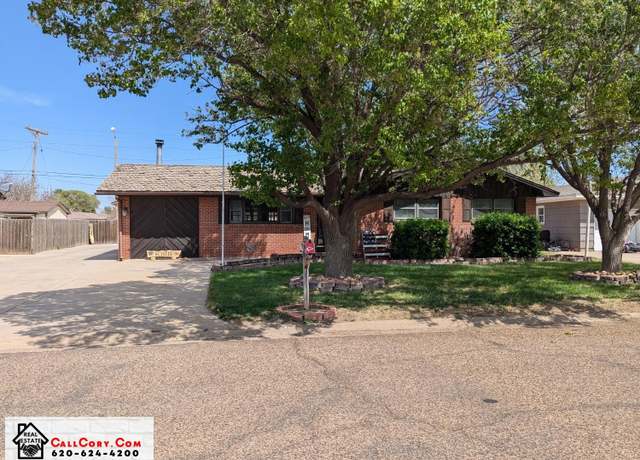 Property at 1221 N Calhoun Ave, Liberal, KS 67901, 3 beds, 2.5 baths