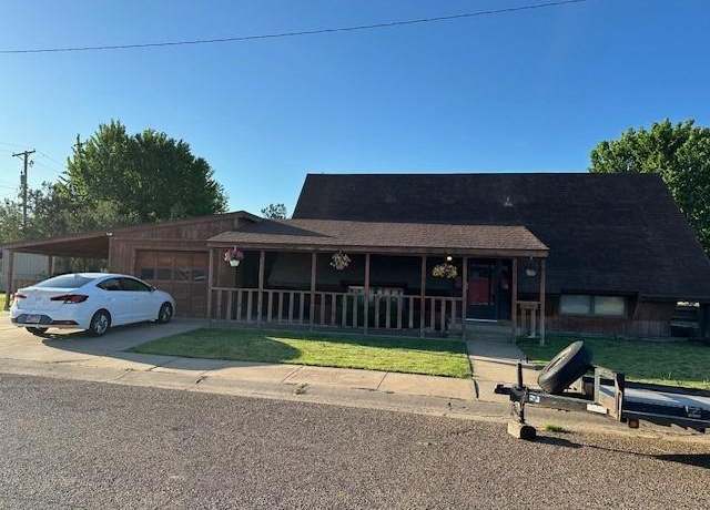 Property at 1303 N Roosevelt Ave, Liberal, KS 67901, 2 beds, 1.5 baths