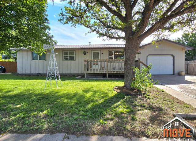 Property at 718 N Ridgewood Rd, Ulysses, KS 67880, 5 beds, 2 baths
