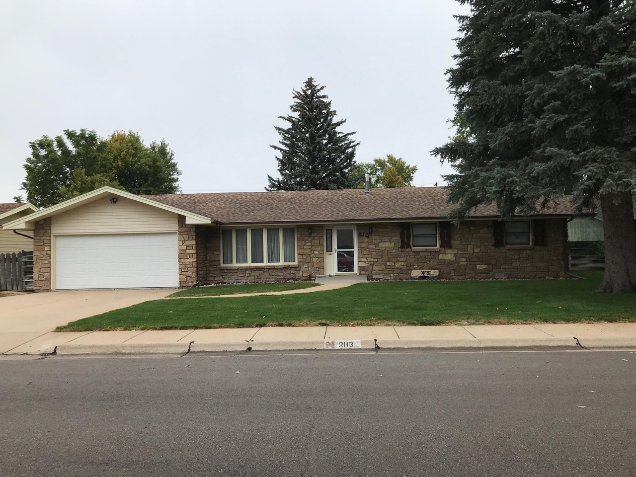 2113 William Ave, NORTH PLATTE, NE 69101 | MLS# 25171 | Redfin