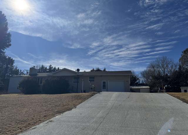 Property at 712 Tomahawk Rd, North Platte, NE 69101, 3 beds, 2 baths