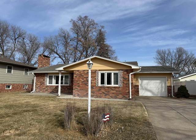 Property at 1905 W Philip Ave, North Platte, NE 69101, 4 beds, 2 baths