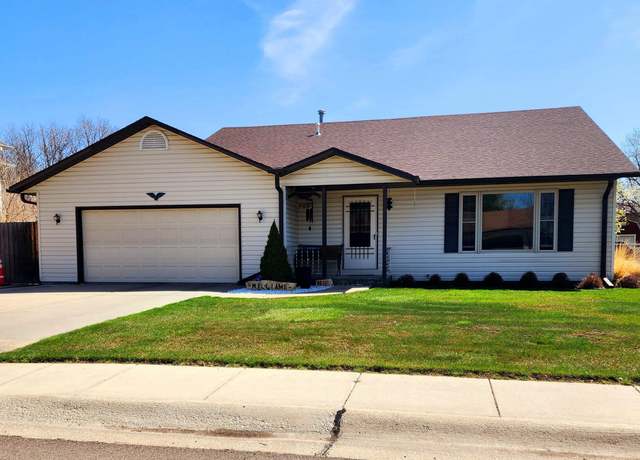Property at 721 Stewart Ave, North Platte, NE 69101, 3 beds, 2 baths