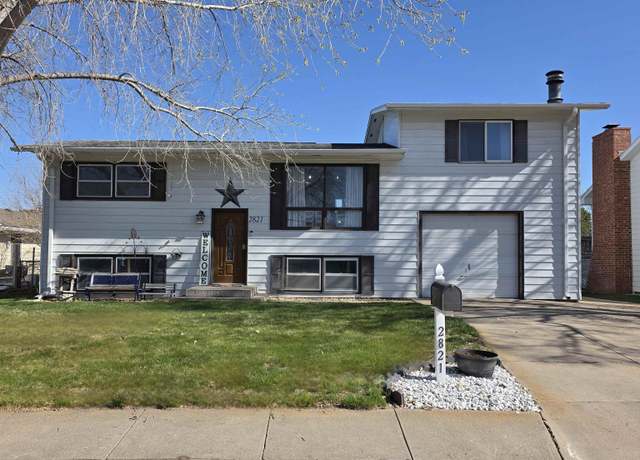 Property at 2821 Pawnee Ave, North Platte, NE 69101, 4 beds, 2 baths