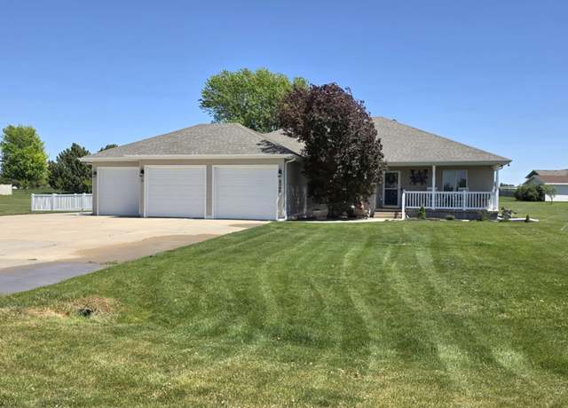 Property at 8349 S Sagebrush Ln, North Platte, NE 69101, 5 beds, 3 baths