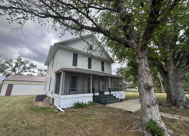 Property at 1510 South St, Sutherland, NE 69165, 4 beds, 2 baths